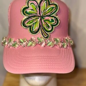 Chic Pink Clover Embellished Hat WTH glass bead chain